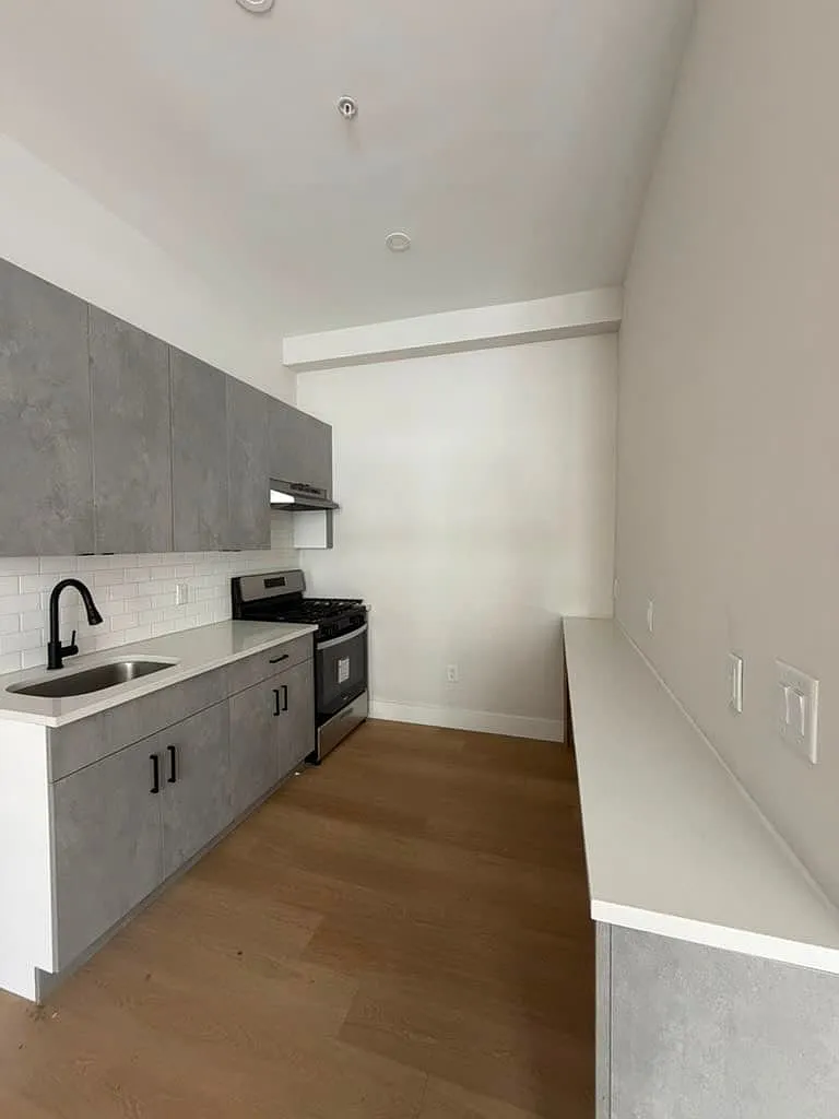 Studio, 500 sqft, $1,625 — Photo 1