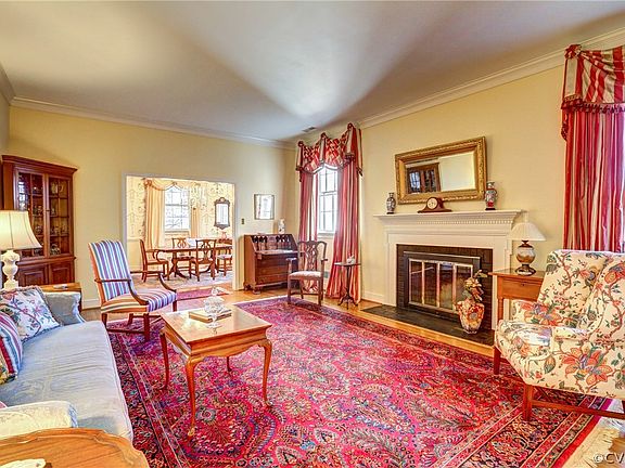 3rd image of 100 Roslyn Hills Dr