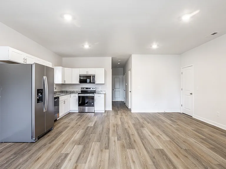 726 Parkway Ave — Photo 11