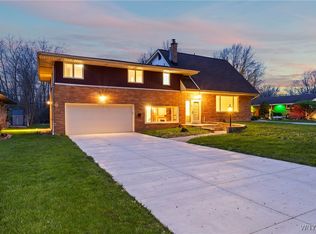 80 Tristan Ln, Williamsville, NY