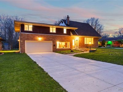 80 Tristan Ln, Williamsville, NY, 14221