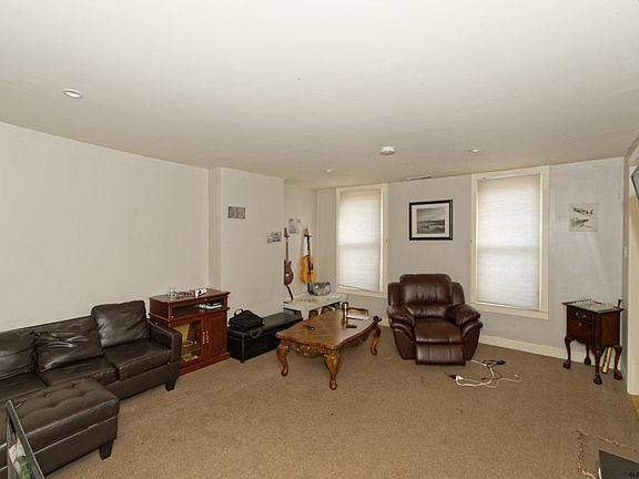 4th image of 92 Dana Ave