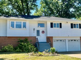 2041 Whatley Rd, Hamilton, NJ 08690