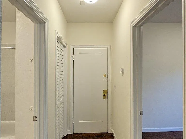 2079-87 Delaware Street — Photo 15