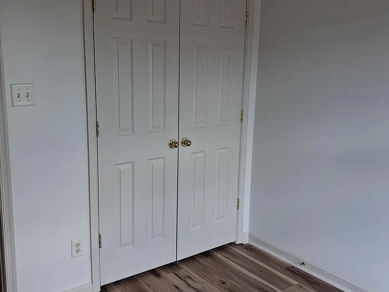 576 S Carlisle St — Photo 24