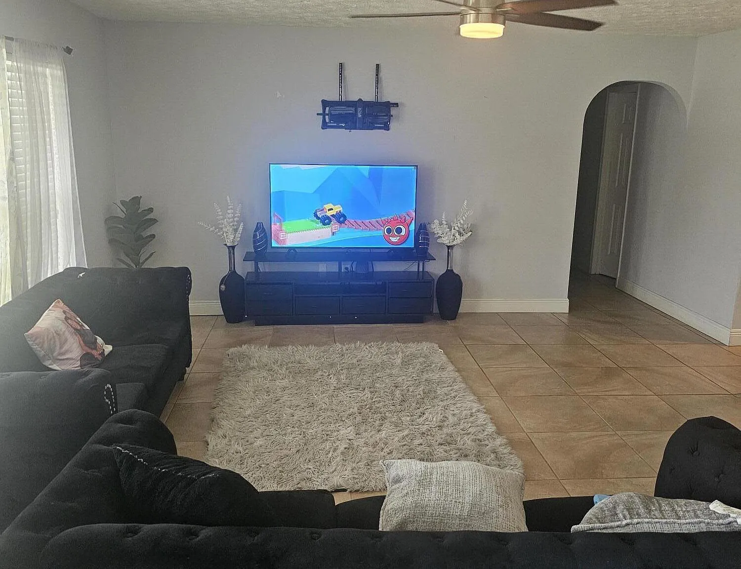 3 bed, 2.0 bath, 1532 sqft, $2,700 — Photo 3