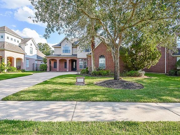 3rd image of 5835 Stratford Gardens Dr
