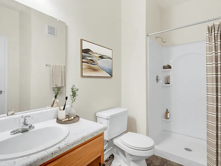 Frontier East Apartments — Photo 30
