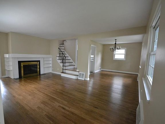 5th image of 2036 Lakeview Ave
