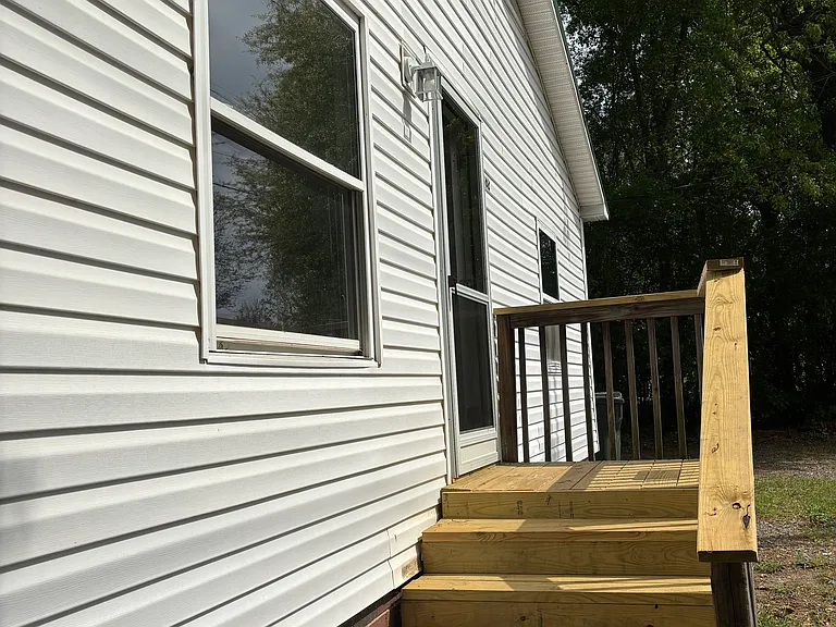 362 Wilson St S — Photo 19