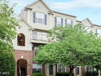 7024 Metropolitan Pl #301, Falls Church, VA, 22043