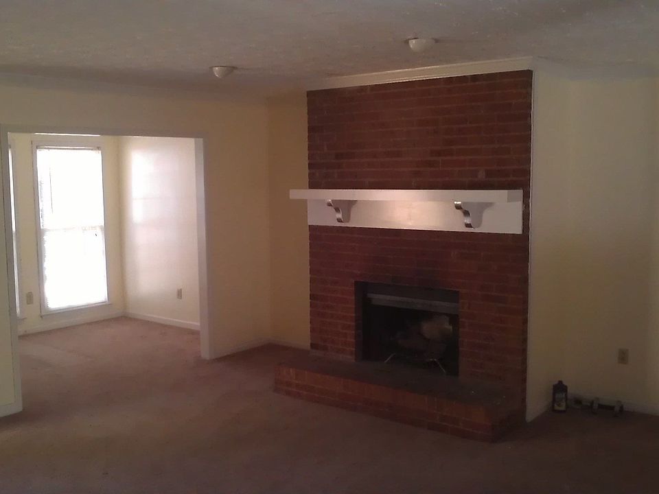 2nd image of 46 Simonton Ct