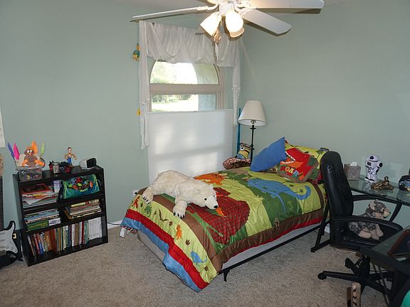 2nd image of 413 Safflower Pl