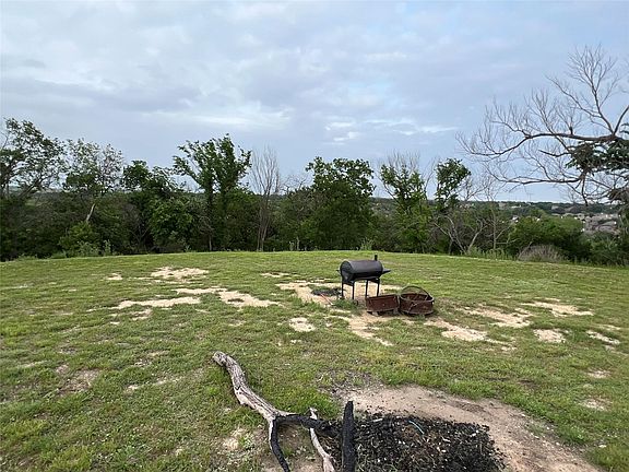 4th image of 900 Squaw Creek Rd