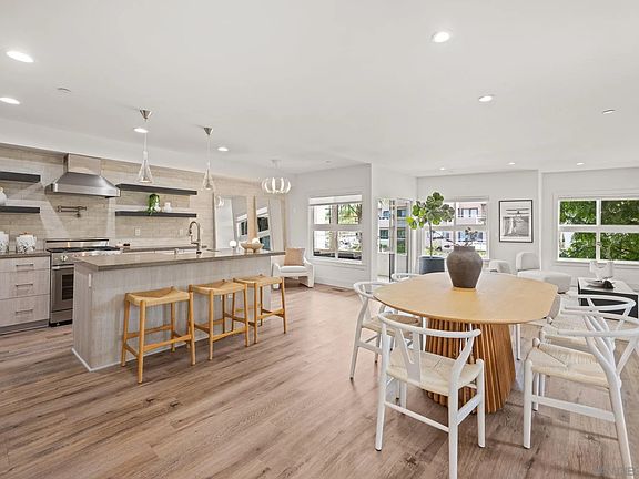 4th image of 7452 Herschel Ave
