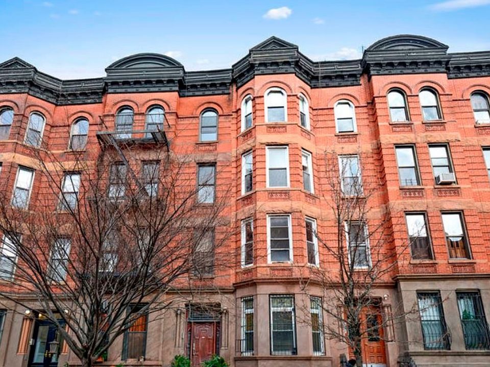 1st image of 19 Saint Johns Pl APT 3B