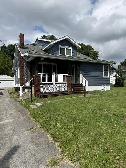 188 Meadowbrook Ave — Photo 1