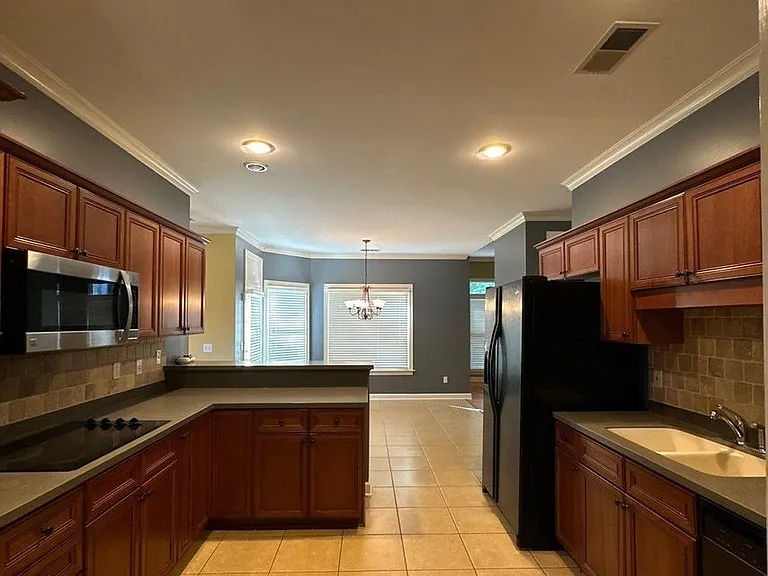 10135 Ridgewood Oak Dr — Photo 13