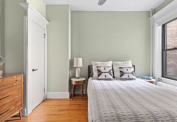 3rd image of 226 Saint James Pl APT 2L