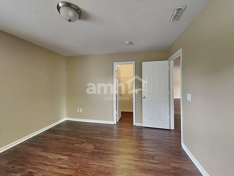 10640 Standish Pl — Photo 21
