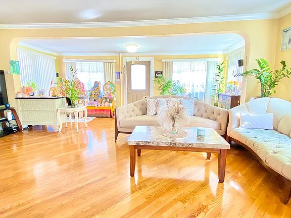 5th image of 8516 Parsons Blvd