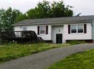 230 Locklear St, Mount Airy, NC 27030