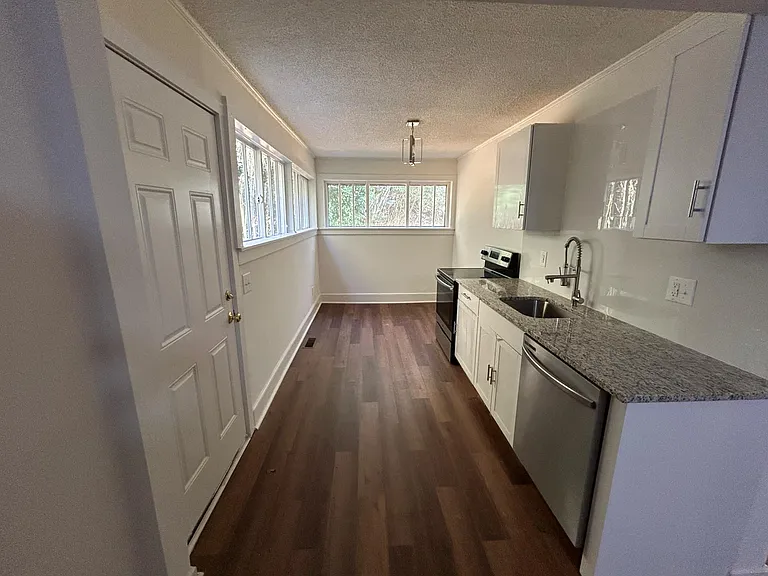 647 Annafrel St #B — Photo 8