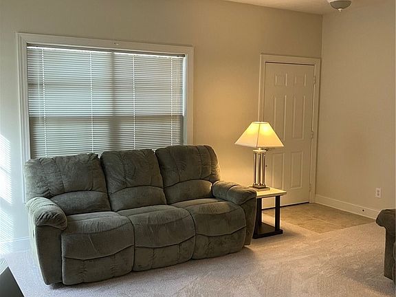 4th image of 3125 Whitewood St NW #5