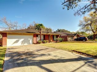 16623 Blackhawk Blvd, Friendswood, TX 77546