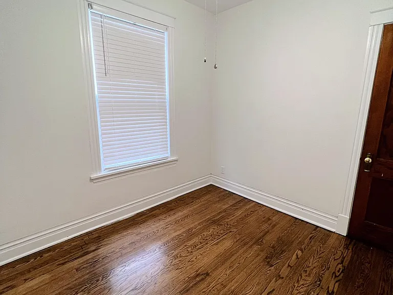 2533 N Springfield Ave #2 — Photo 8