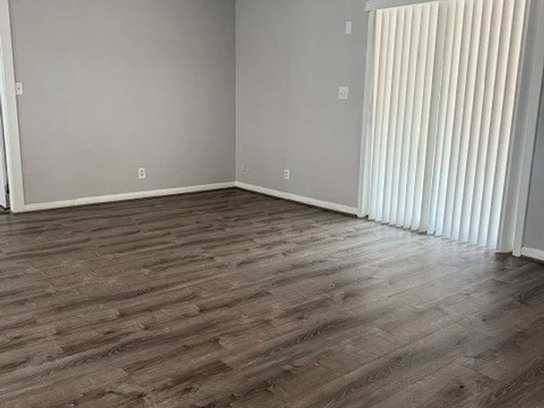 1690 Longview Way NW — Photo 7
