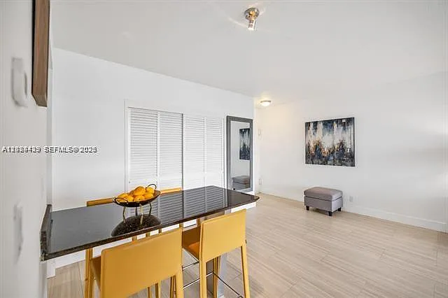 Residences On Hollywood B — Photo 4