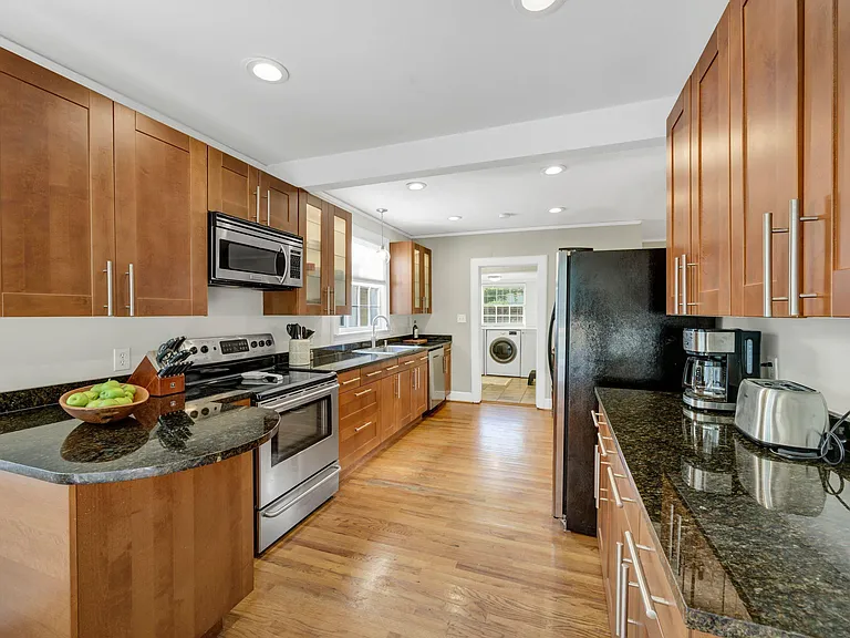 2918 Delano Dr — Photo 9