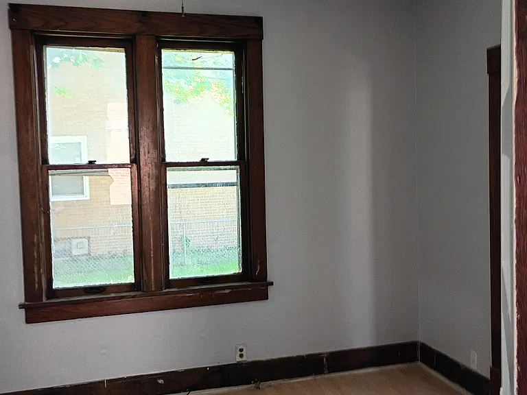 2709 W Hayes St — Photo 11