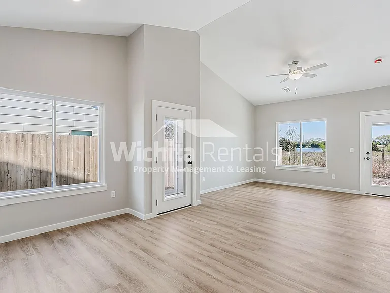 3810 S Bluelake St — Photo 2