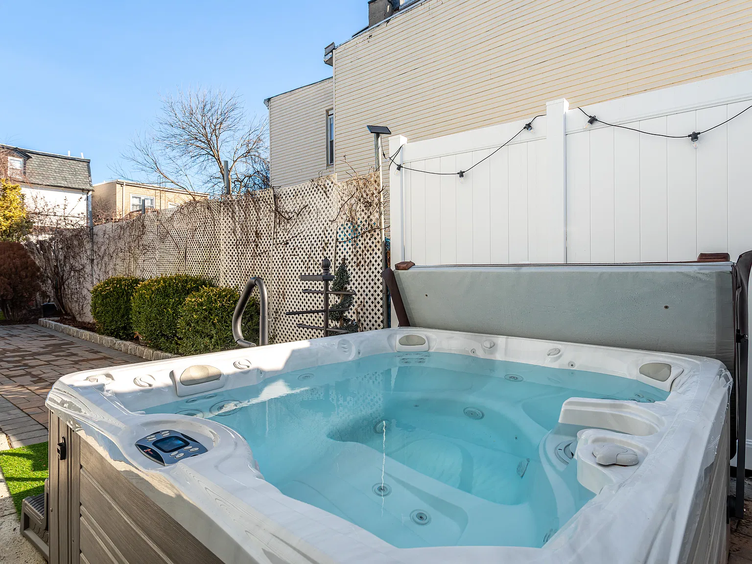3 bed, 1600 sqft, $3,500 — Photo 3