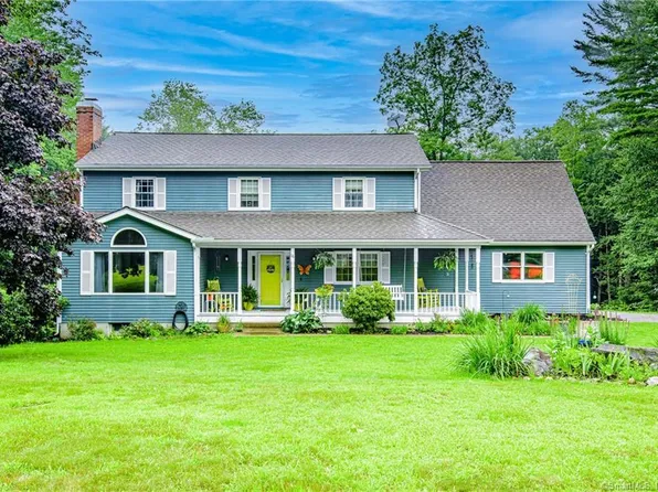 16 Alexandria Drive, Barkhamsted, CT 06063