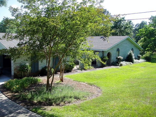 1st image of 107 Lake View Dr