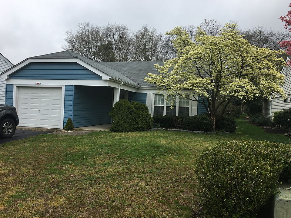 2nd image of 995 Westminster Dr