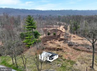 87 S Saw Mill Rd, Pine Grove, PA 17963