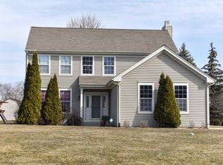 8110 W Puetz Rd, Franklin, WI 53132