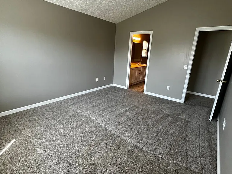 435 Vanderbuilt St — Photo 27