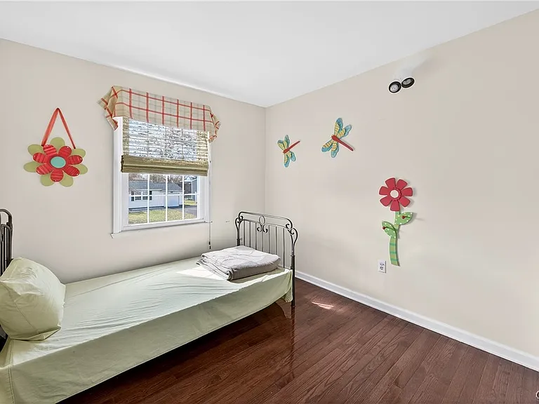 8237 Mantova Dr — Photo 29