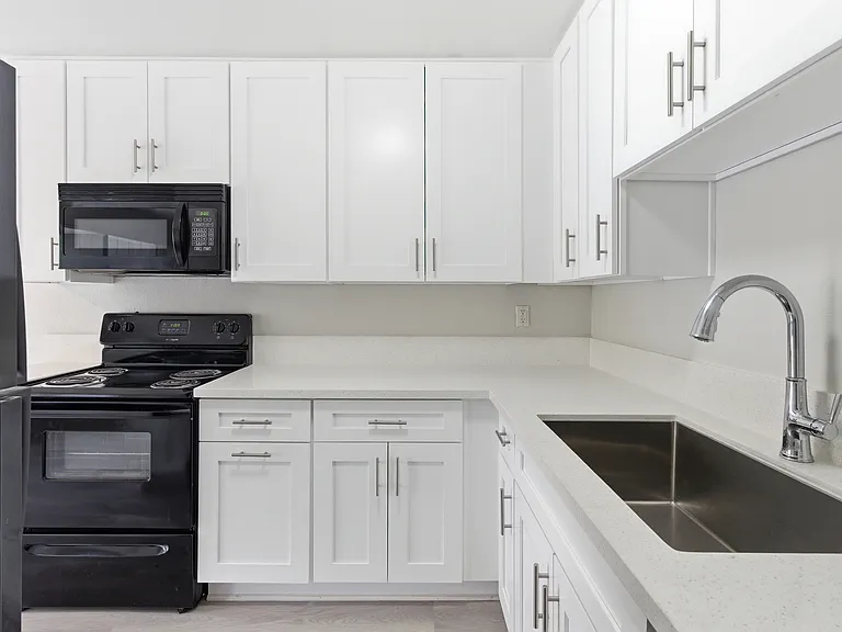 University Crest Apartments - Near UCR — Photo 5