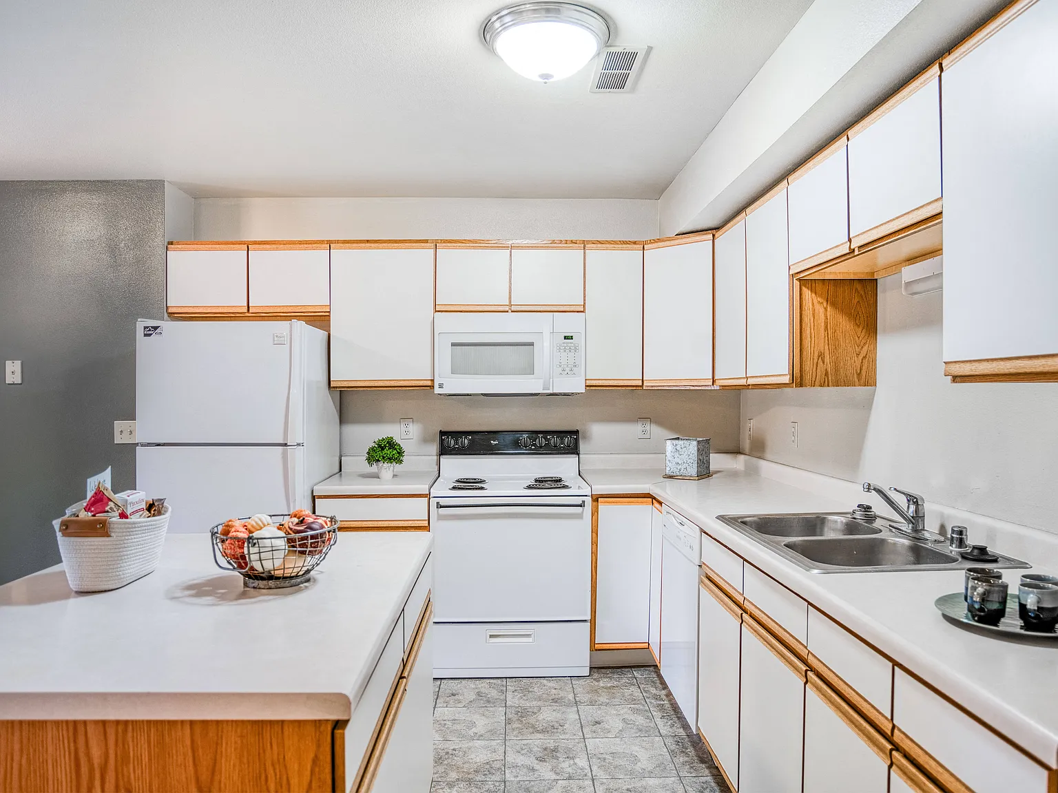Rocky Meadows Apartments — Photo 1