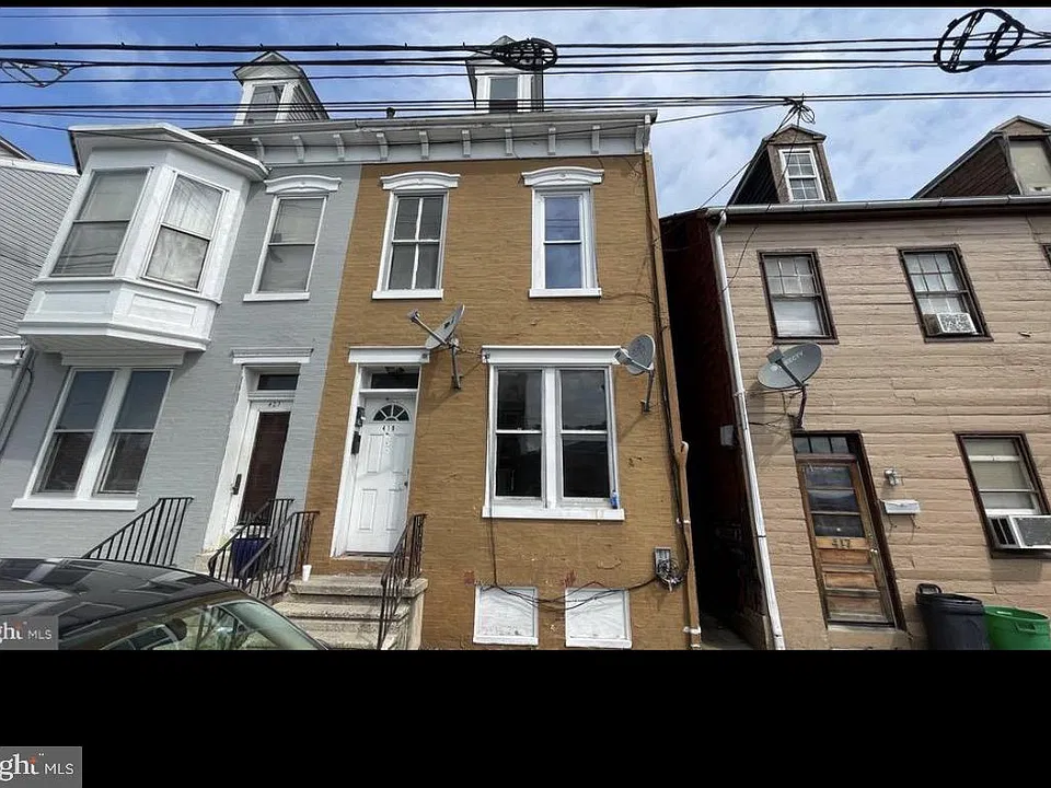 419 W King St
