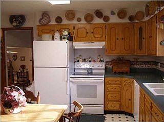 4th image of 54 Waverly Dr