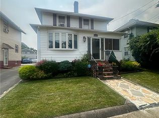 100 Westwood Ave, Cranston, RI 02905