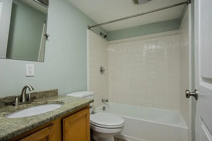 494 Woonasquatucket Ave — Photo 12