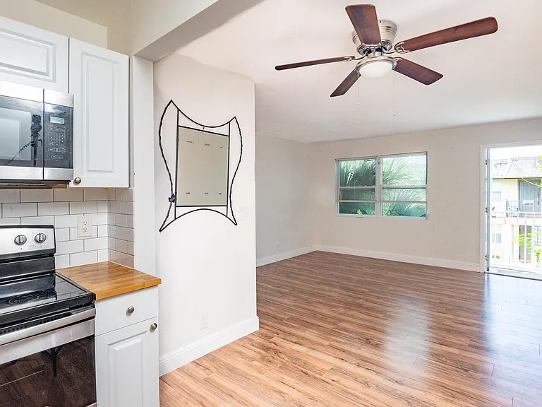 715 N Swinton Ave #2A — Photo 5